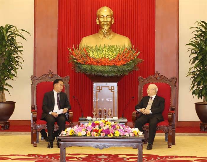 Tổng Bí thư Nguyễn Phú Trọng tiếp đoàn đại biểu cấp cao Văn phòng Trung ương Đảng Nhân dân Cách mạng Lào