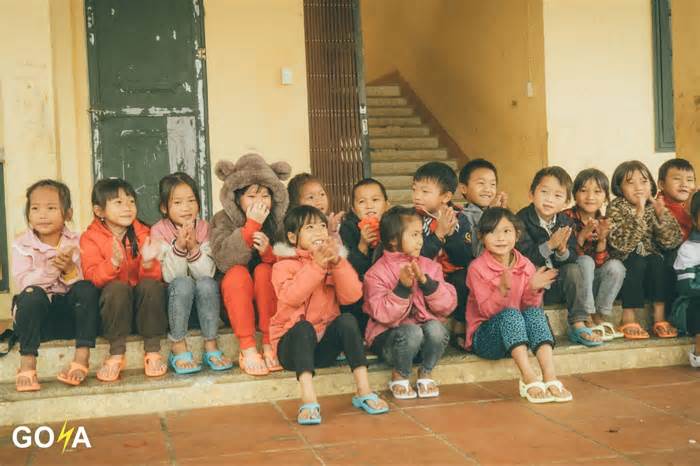 Hành trình 'Nâng bước chân em' - Chuyến xe thiện nguyện của GOYA dừng chân tại 3 điểm trường xa xôi tại Lào Cai