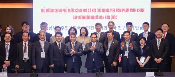 Ngày đầu tiên đầy cảm xúc của Thủ tướng Phạm Minh Chính tại Hàn Quốc
