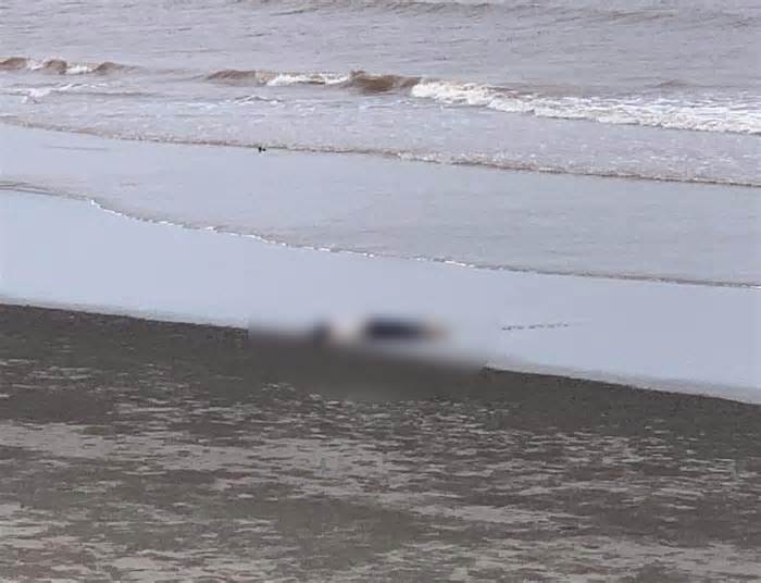 Phát hiện thi thể nữ giới bên bờ biển ở Nam Định