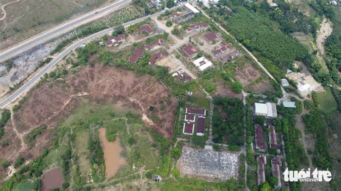 Trung tâm dạy nghề 37ha ở Đà Nẵng bỏ hoang thành nơi chứa phân trồng rau