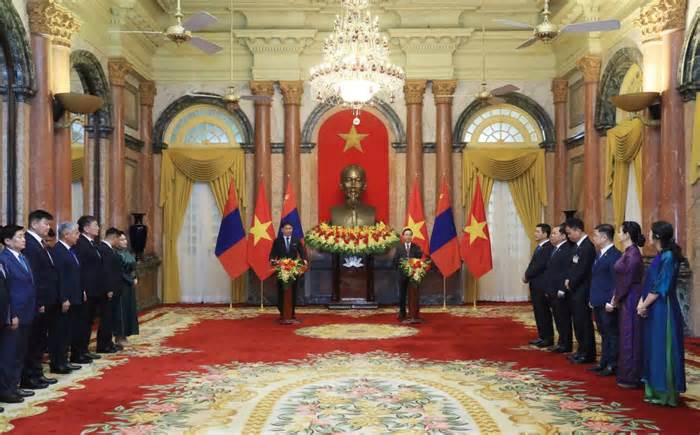 Việt Nam-Mông Cổ ký kết Hiệp định về miễn thị thực cho người dân hai nước