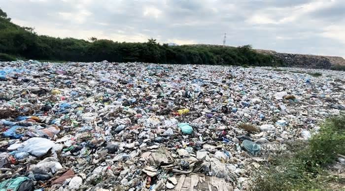 Bất lực trước ô nhiễm môi trường tại khu chôn lấp rác thải Sông Công