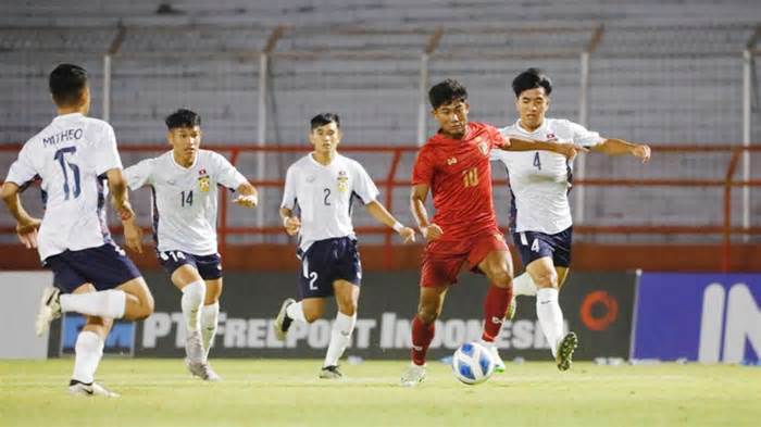 U19 Lào xuất sắc lấy điểm của U19 Myanmar, trao cơ hội cho U19 Việt Nam