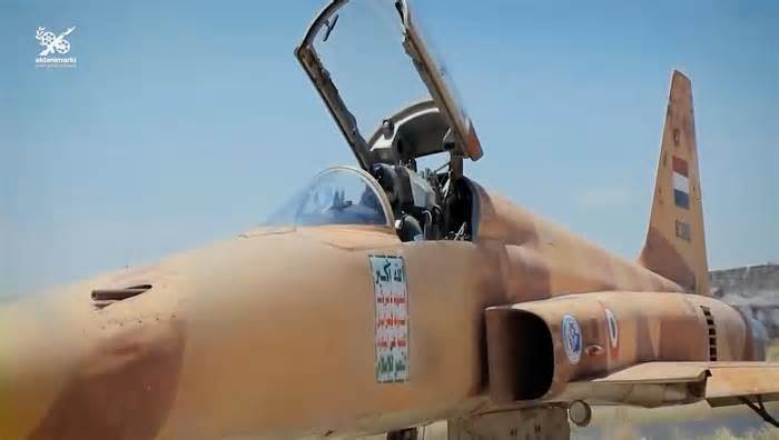 Phiến quân Houthi ở Yemen thách thức Hoa Kỳ trong video với chiếc máy bay chiến đấu F-5 duy nhất của họ từ thập niên 70