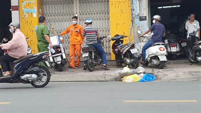 Hai người tử vong nghi do bị điện giật trên mái nhà ở TP Hồ Chí Minh