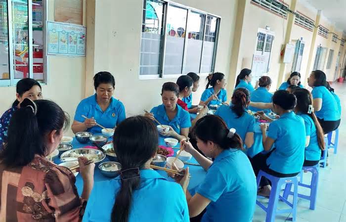 Hơn 400 công nhân Hậu Giang được khám sức khỏe nhân Tháng Công nhân