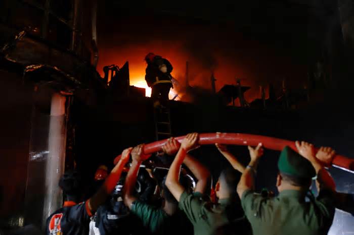 Cháy tòa nhà 6 tầng ở Bangladesh, ít nhất 43 người chết