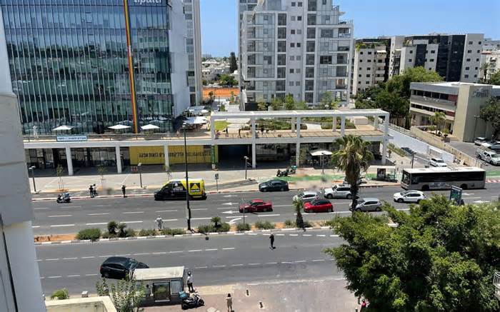Israel: Lao xe vào đám đông tại Tel Aviv, 6 người thương vong