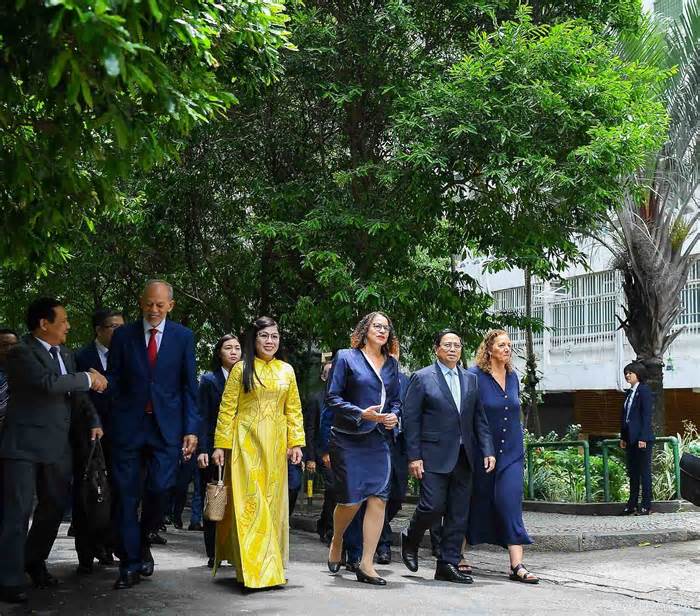 Lễ khánh thành đặt biển kỷ niệm, tôn vinh Chủ tịch Hồ Chí Minh tại thành phố Rio de Janeiro, Brazil