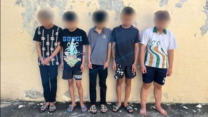 Bắt nhóm thiếu niên mang vũ khí chặn xe cướp tài sản ở Hưng Yên
