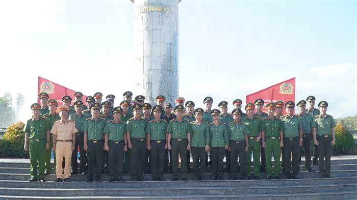 Công an Kiên Giang thăm nơi có hơn 5.500 cán bộ, chiến sĩ Ban An ninh Khu IX hy sinh