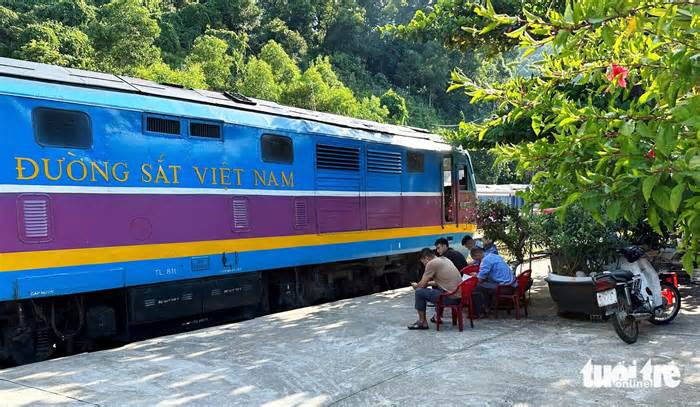 Tìm ra nguyên nhân tàu liên tục trật bánh khi đi qua ga Lăng Cô ở Huế