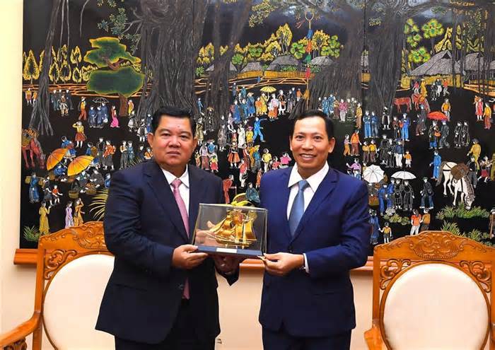Việt Nam - Campuchia tăng cường hợp tác trong lĩnh vực công nghiệp an ninh
