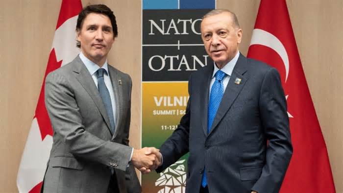 Canada dỡ lệnh cấm xuất khẩu vũ khí sang Thổ Nhĩ Kỳ