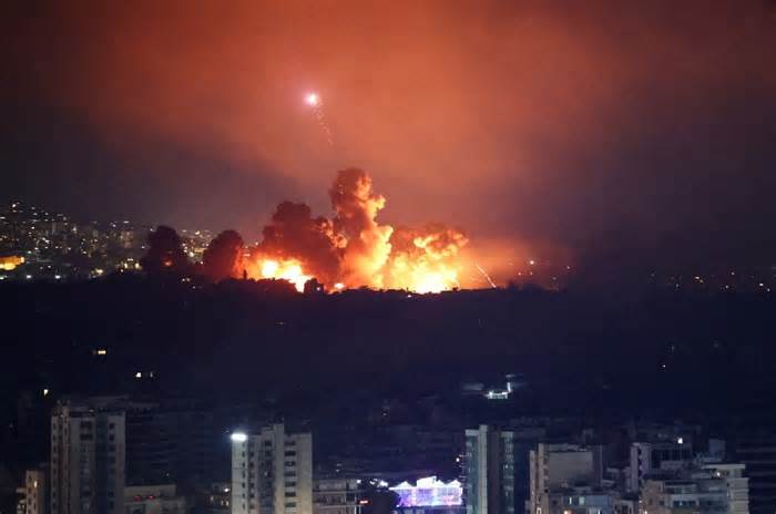 Tình hình Lebanon: Israel không kích, tuyên bố tiêu diệt 2 thành viên cấp cao của Hamas, thêm một quốc gia sơ tán công dân