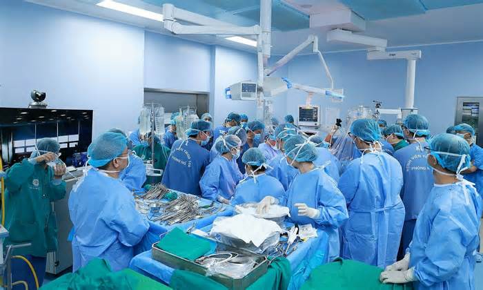 Hơn 150 y bác sĩ tiến hành 8 ca ghép tạng ngày 30 Tết