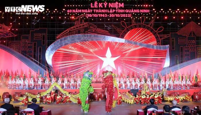 Màn trống hội lớn nhất Việt Nam tại Lễ kỷ niệm 60 năm thành lập tỉnh Quảng Ninh