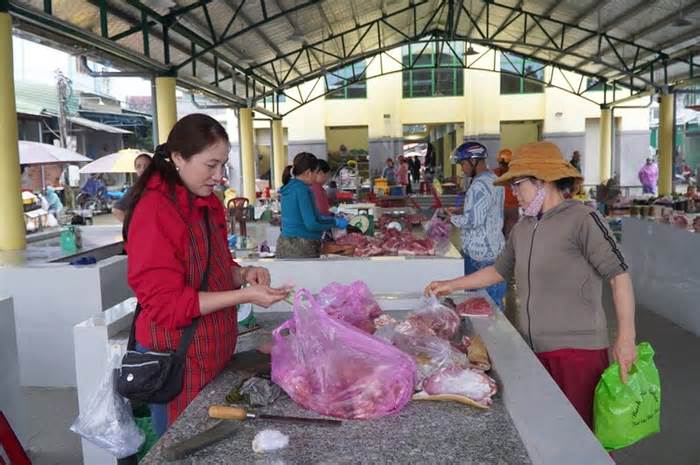 Chợ đẹp nhất huyện hoạt động lại sau phản ánh của Báo Lao Động