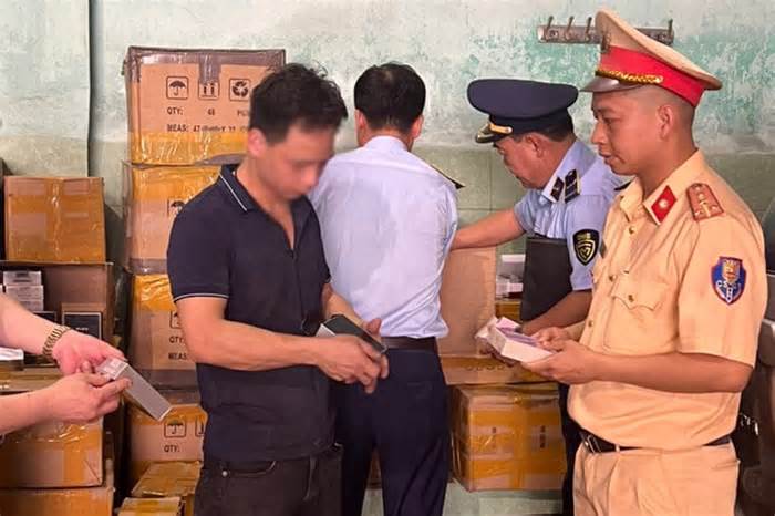 Phát hiện hơn 1.000 lọ nước hoa nghi giả nhãn hiệu nổi tiếng tại Bắc Giang