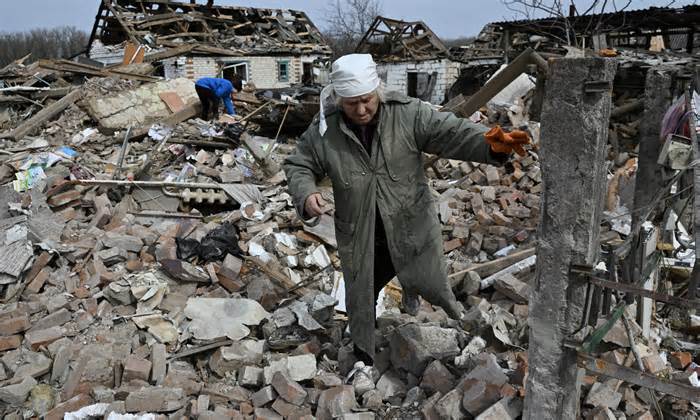 Làng biên giới Ukraine thành 'hỏa ngục' dưới mưa bom Nga