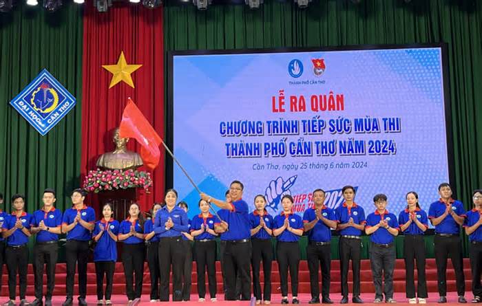 Hơn 3 tỉ đồng tiếp sức sĩ tử Cần Thơ tham dự Kỳ thi tốt nghiệp THPT 2024
