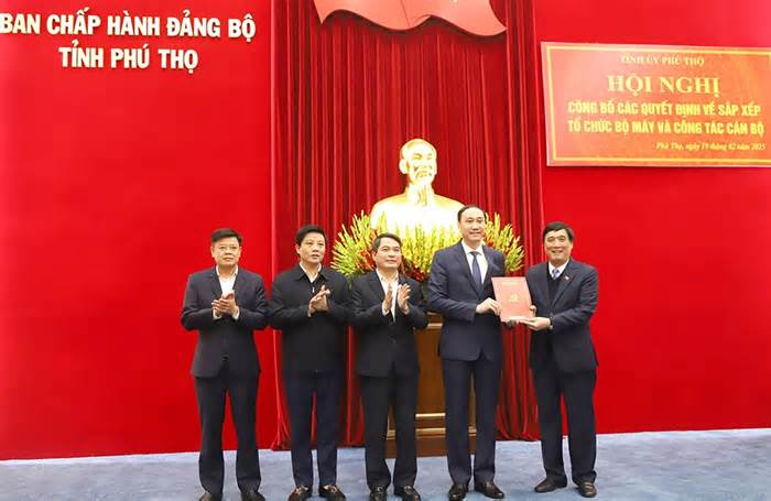 Bản tin 8H: Ông Phùng Khánh Tài giữ chức Bí thư Đảng ủy các cơ quan Đảng tỉnh Phú Thọ