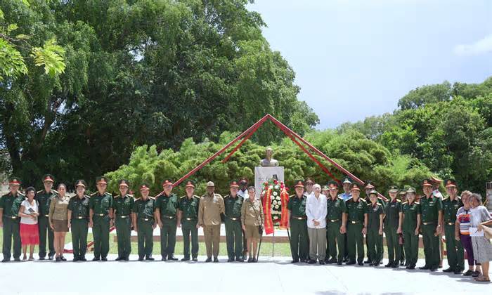 Sĩ quan trẻ vun đắp tình hữu nghị đặc biệt Việt Nam - Cuba