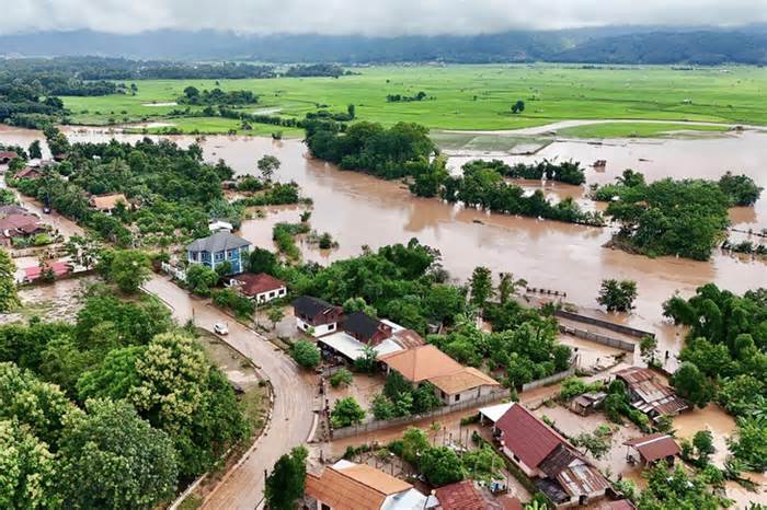 Việt Nam thăm hỏi tình hình ngập lụt, sạt lở do mưa lũ kéo dài tại Lào