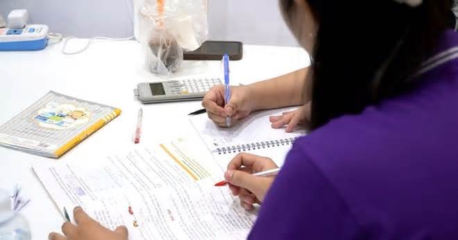 Giáo dục 24h: Miễn học phí nhưng các khoản cho dạy liên kết vẫn rất lớn