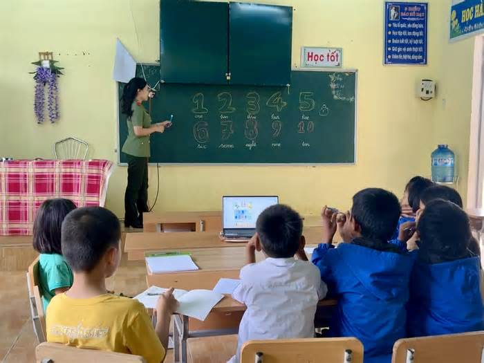 Lớp học tiếng Anh miễn phí cho trẻ em ở Kon Tum, Đắk Lắk