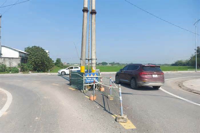 Xóa cột điện đứng chình ình giữa đường tại Hà Tĩnh