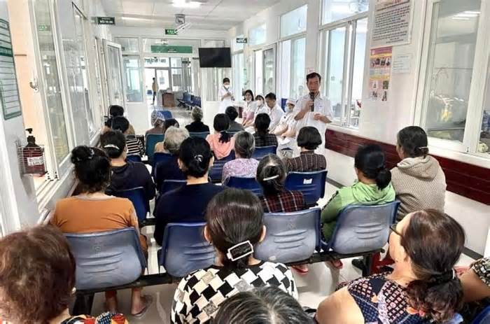 Quảng Nam tạm dừng hỗ trợ từ nguồn Quỹ Khám chữa bệnh người nghèo