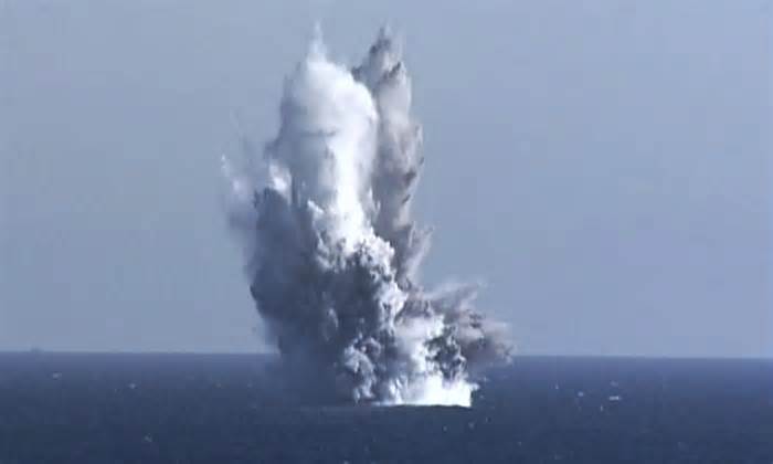 Triều Tiên thử tàu lặn có khả năng gây 'sóng thần phóng xạ'