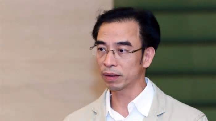 Cựu Giám đốc Bệnh viện Tim Hà Nội Nguyễn Quang Tuấn cùng đồng phạm hầu toà