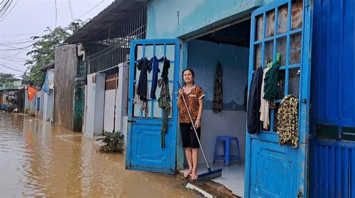 Tái diễn ngập lụt ở Đà Nẵng, người dân 3 lần dọn nhà trong thời gian ngắn
