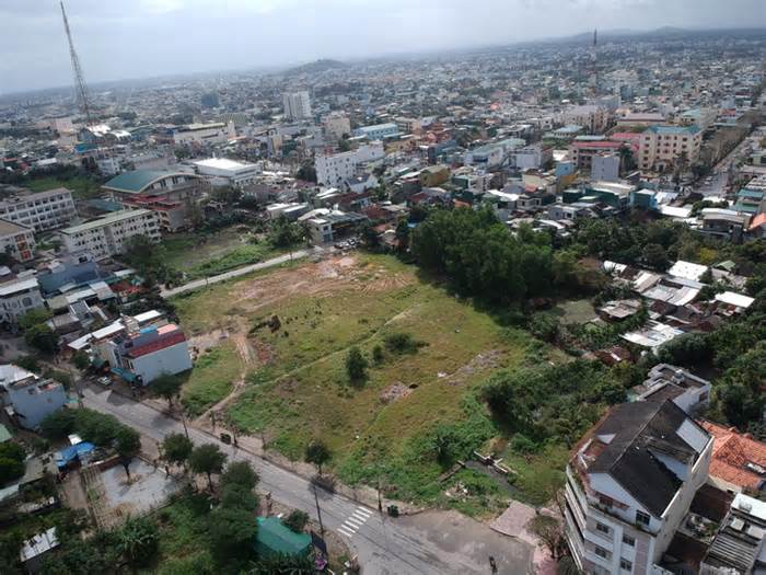 'Khai tử' công viên Tình yêu để làm trường học