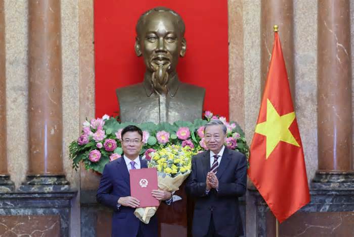Chủ tịch nước Tô Lâm trao quyết định bổ nhiệm phó thủ tướng, bộ trưởng Bộ Công an