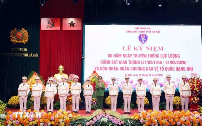 CSGT Hà Nội chuyển từ 'xử lý trực tiếp' sang 'quản trị giao thông hiện đại'