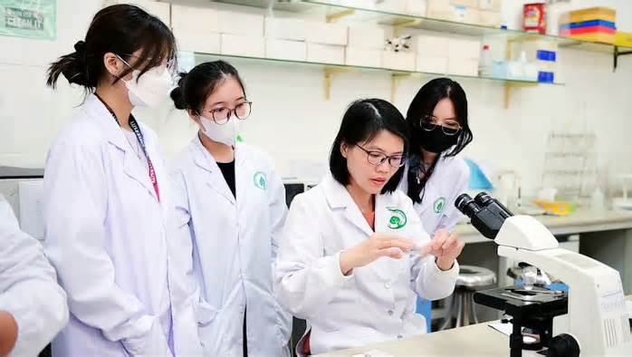 Từ nữ sinh đam mê Sinh học đến nhà khoa học xuất sắc của Việt Nam
