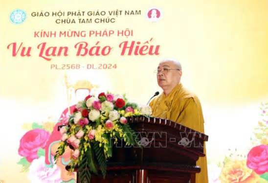 Vu lan báo hiếu tại chùa Tam Chúc thu hút hàng ngàn tăng ni, phật tử tham dự