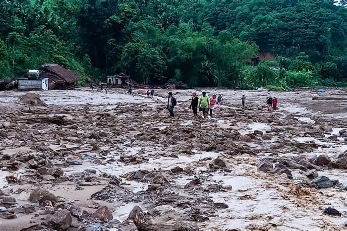 327 người chết, mất tích do lũ quét, sạt lở