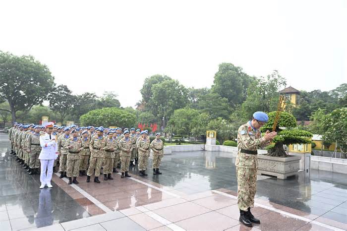 Người lính mũ nồi xanh Việt Nam nguyện tuyệt đối trung thành, xứng đáng là những sứ giả hòa bình