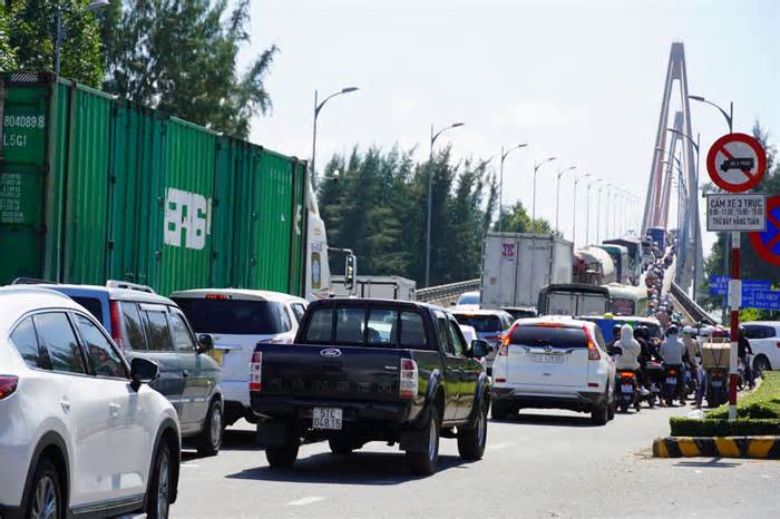 Cấm xe tải nặng qua cầu Rạch Miễu 5 giờ mỗi ngày