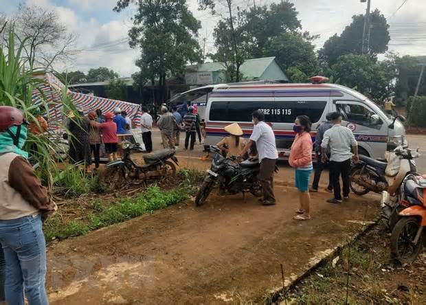 Xe tải va chạm xe máy làm 2 bé trai thiệt mạng ở Bình Phước