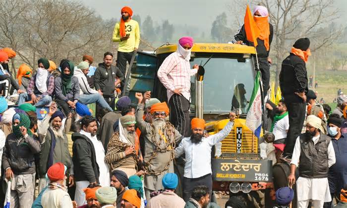 Cảnh sát Ấn Độ bắn hơi cay chặn nông dân biểu tình