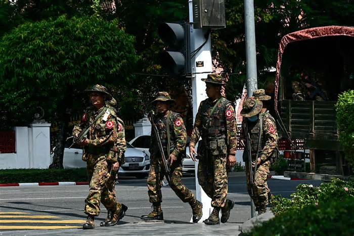 Chính quyền quân sự Myanmar tuyển thêm quân, triệu tập cả người đã nghỉ hưu