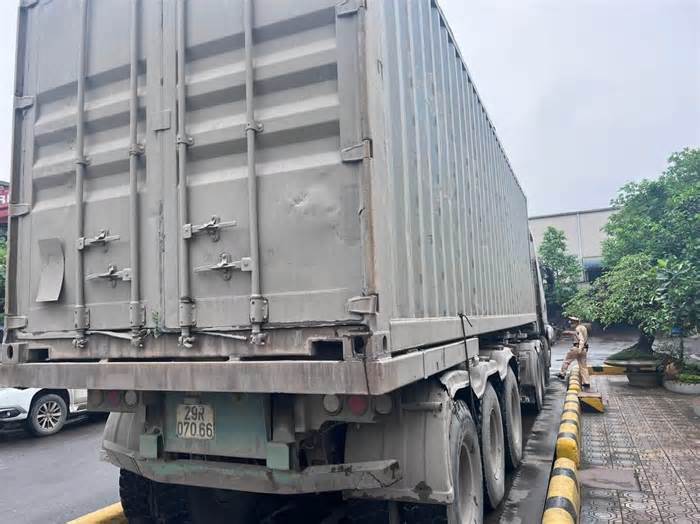 Báo động tình trạng hoán cải container để chở hàng quá tải