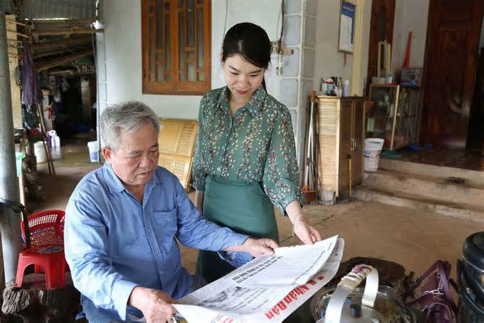 Phát huy vai trò người có uy tín trong tuyên truyền pháp luật ở huyện Lạc Sơn