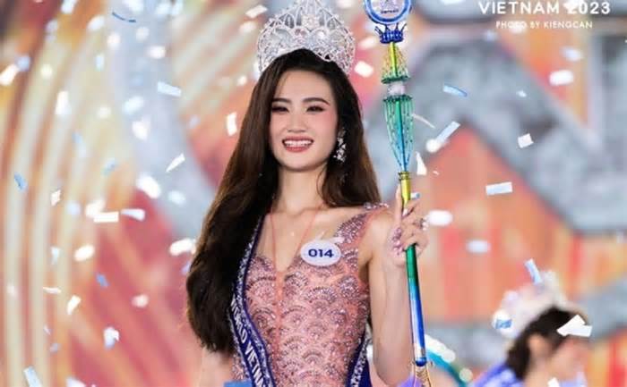 Một Hoa hậu quê Bình Định bị tước vương miện vì 'không hoàn thành nhiệm vụ'
